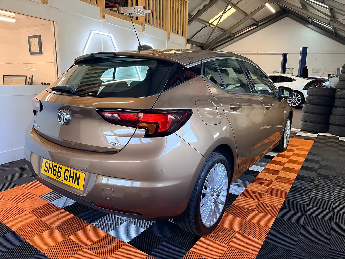 Used 2016 Vauxhall Astra Elite Bronze - Interior and Exterior details 5