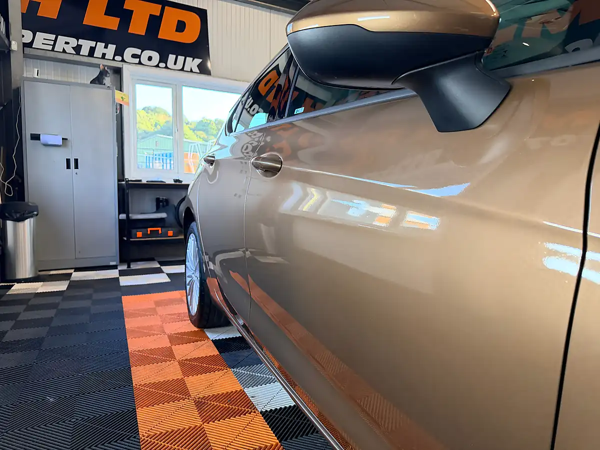 Used 2016 Vauxhall Astra Elite Bronze - Interior and Exterior details 6
