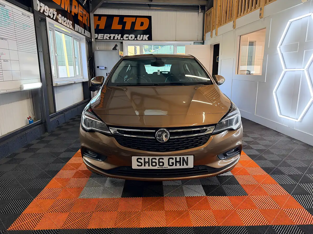 Used 2016 Vauxhall Astra Elite Bronze - Interior and Exterior details 9