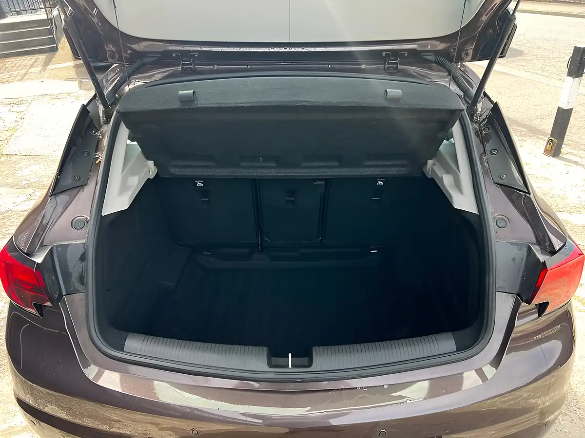 Used 2016 Vauxhall Astra Elite Brown - Interior and Exterior details 12