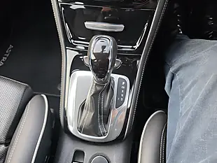 Used 2016 Vauxhall Astra Elite Green - Interior and Exterior details 13