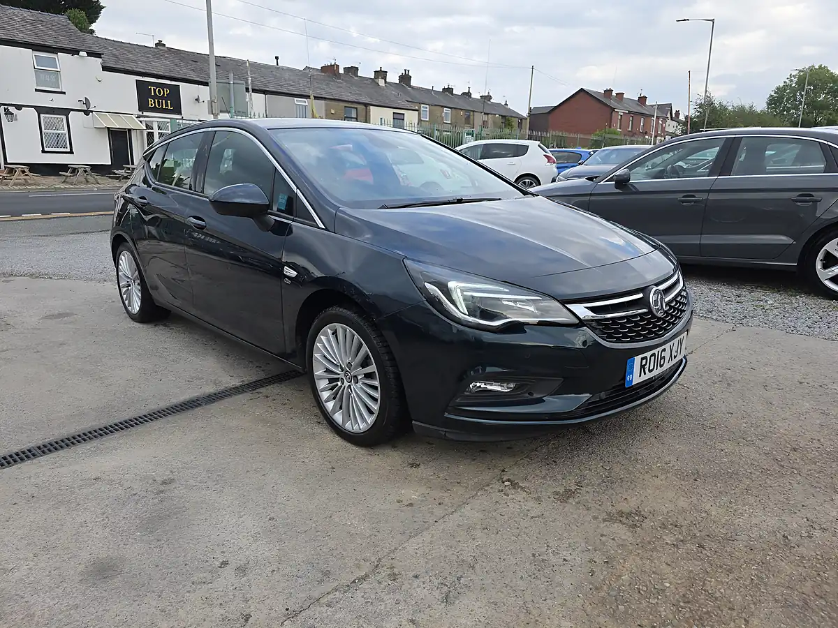 Used 2016 Vauxhall Astra Elite Green - Interior and Exterior details 2