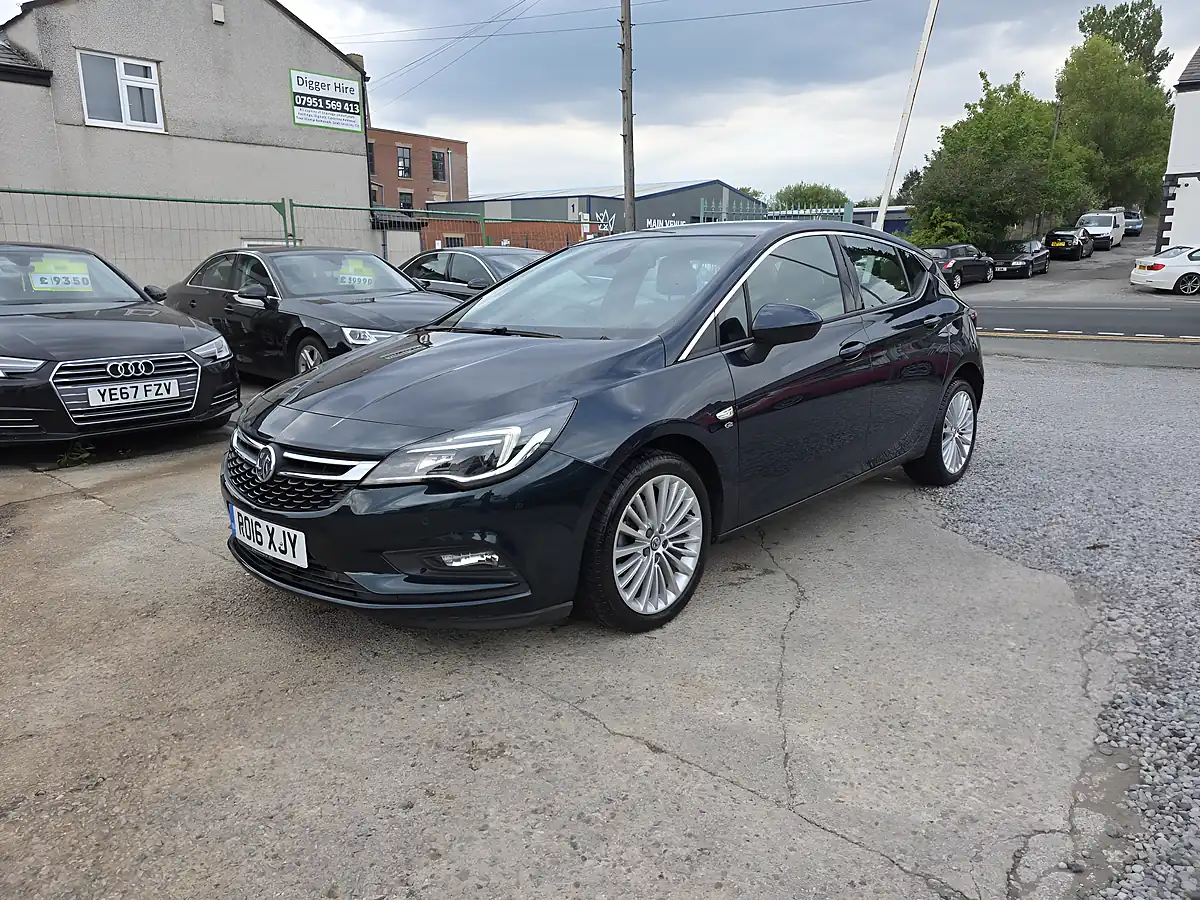 Used 2016 Vauxhall Astra Elite Green - Interior and Exterior details 3