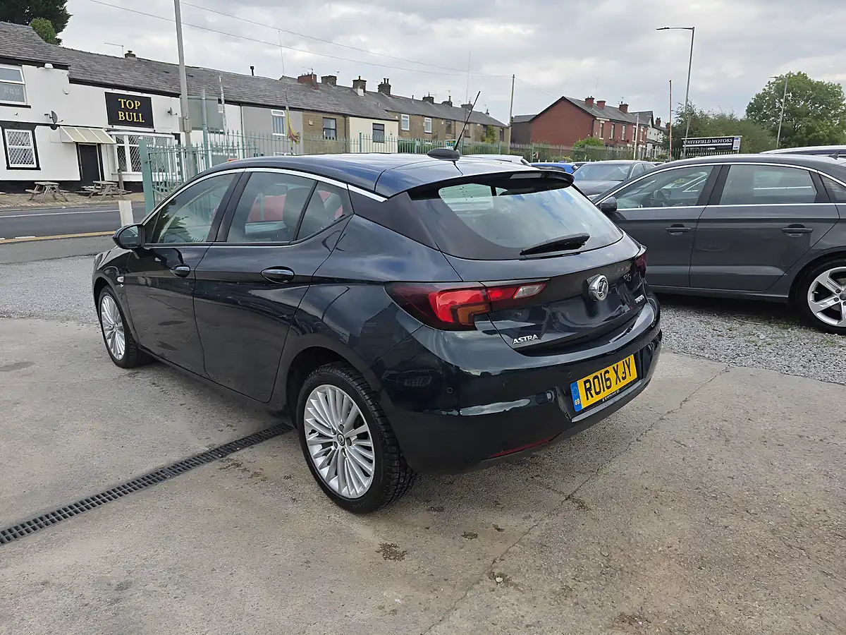 Used 2016 Vauxhall Astra Elite Green - Interior and Exterior details 6