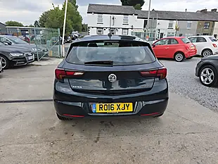 Used 2016 Vauxhall Astra Elite Green - Interior and Exterior details 7
