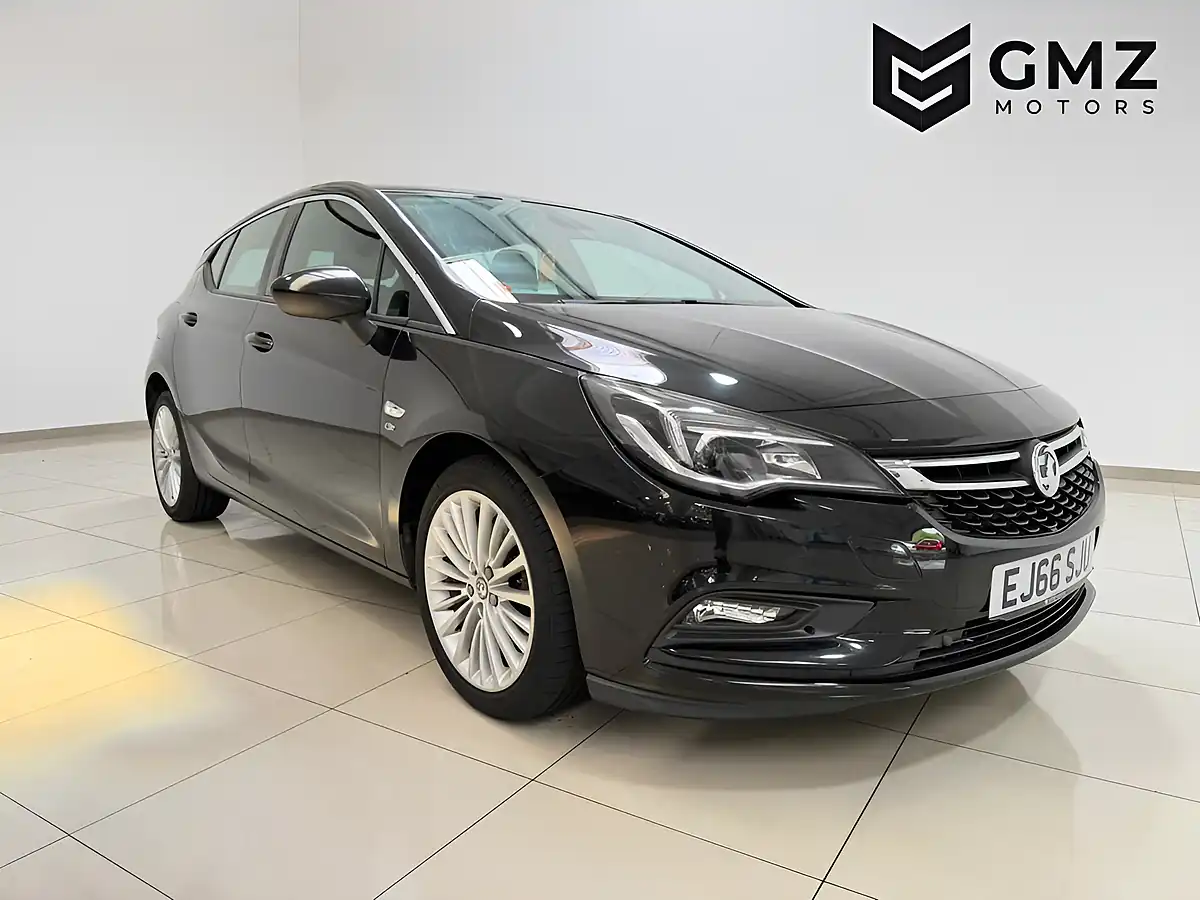 Used 2016 Vauxhall Astra Elite Nav Black - Front View