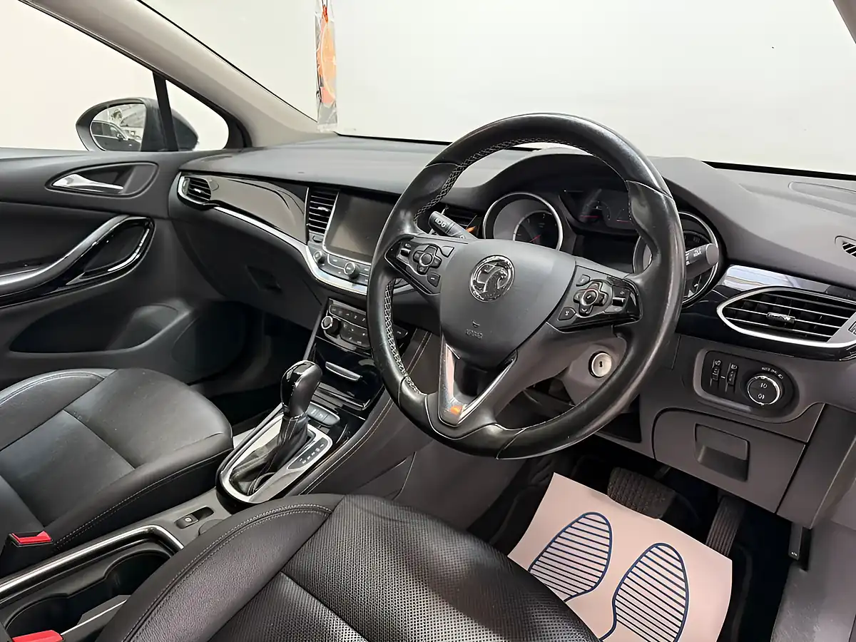 Used 2016 Vauxhall Astra Elite Nav Black - Interior and Exterior details 11