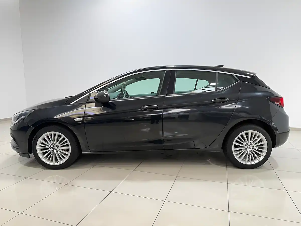 Used 2016 Vauxhall Astra Elite Nav Black - Interior and Exterior details 5