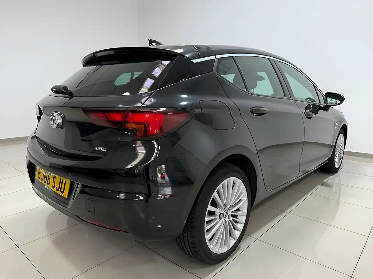 Used 2016 Vauxhall Astra Elite Nav Black - Interior and Exterior details 8