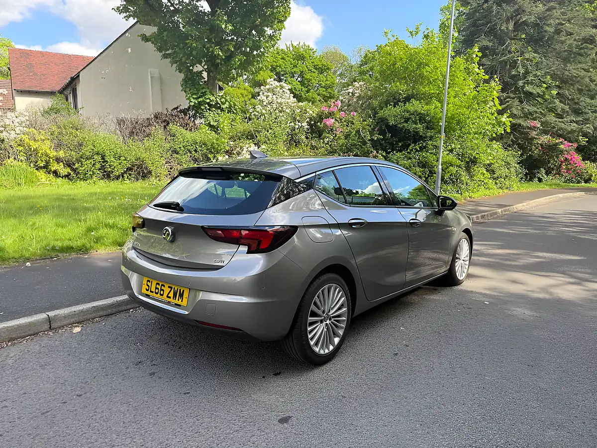 Used 2016 Vauxhall Astra Elite Nav Grey - Interior and Exterior details 3