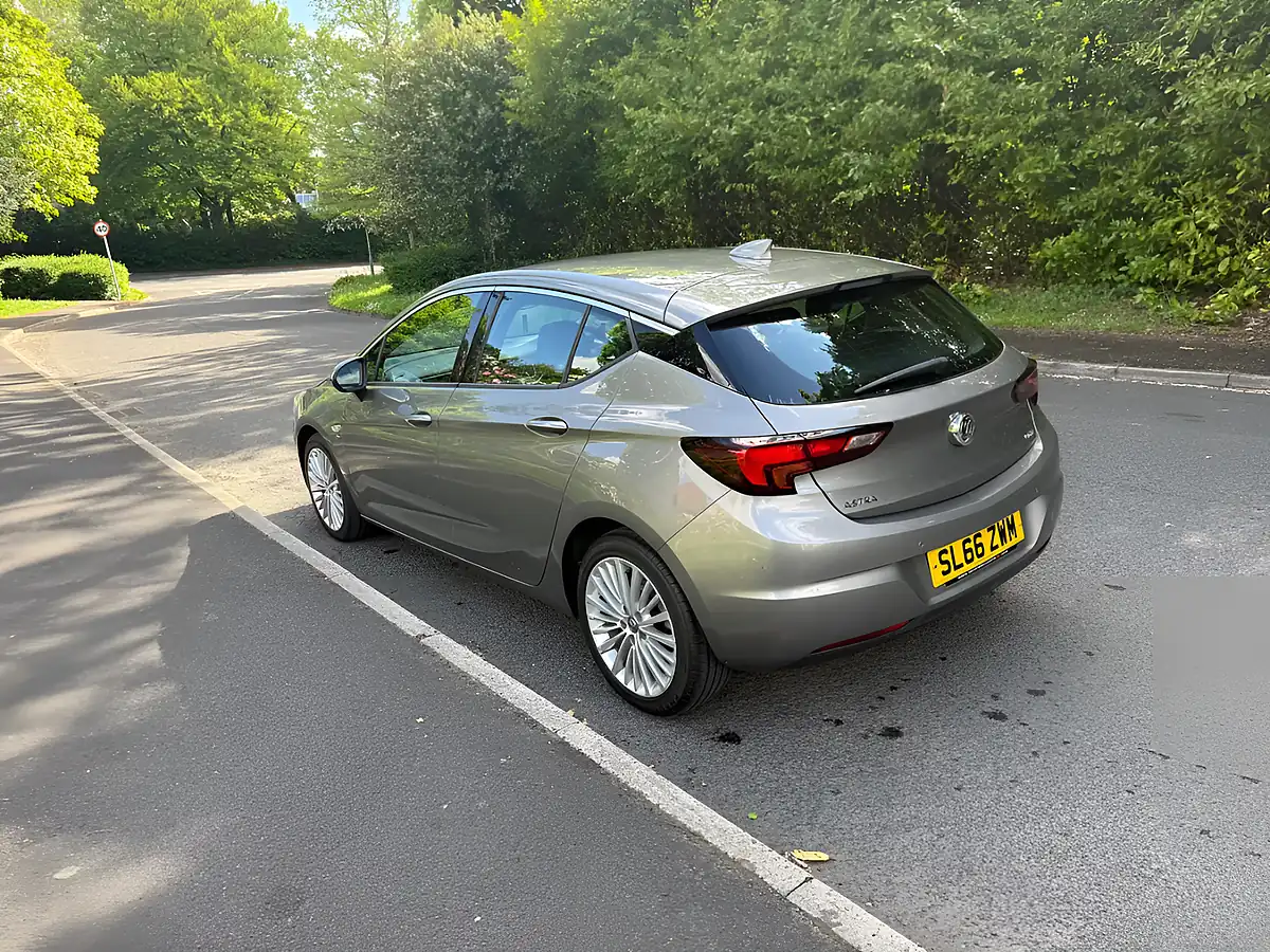 Used 2016 Vauxhall Astra Elite Nav Grey - Interior and Exterior details 5