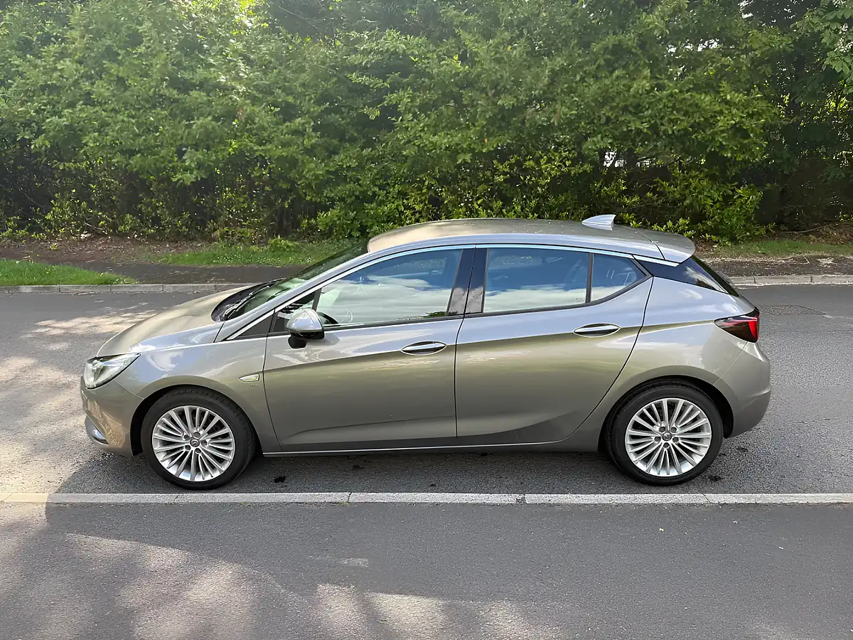 Used 2016 Vauxhall Astra Elite Nav Grey - Interior and Exterior details 6