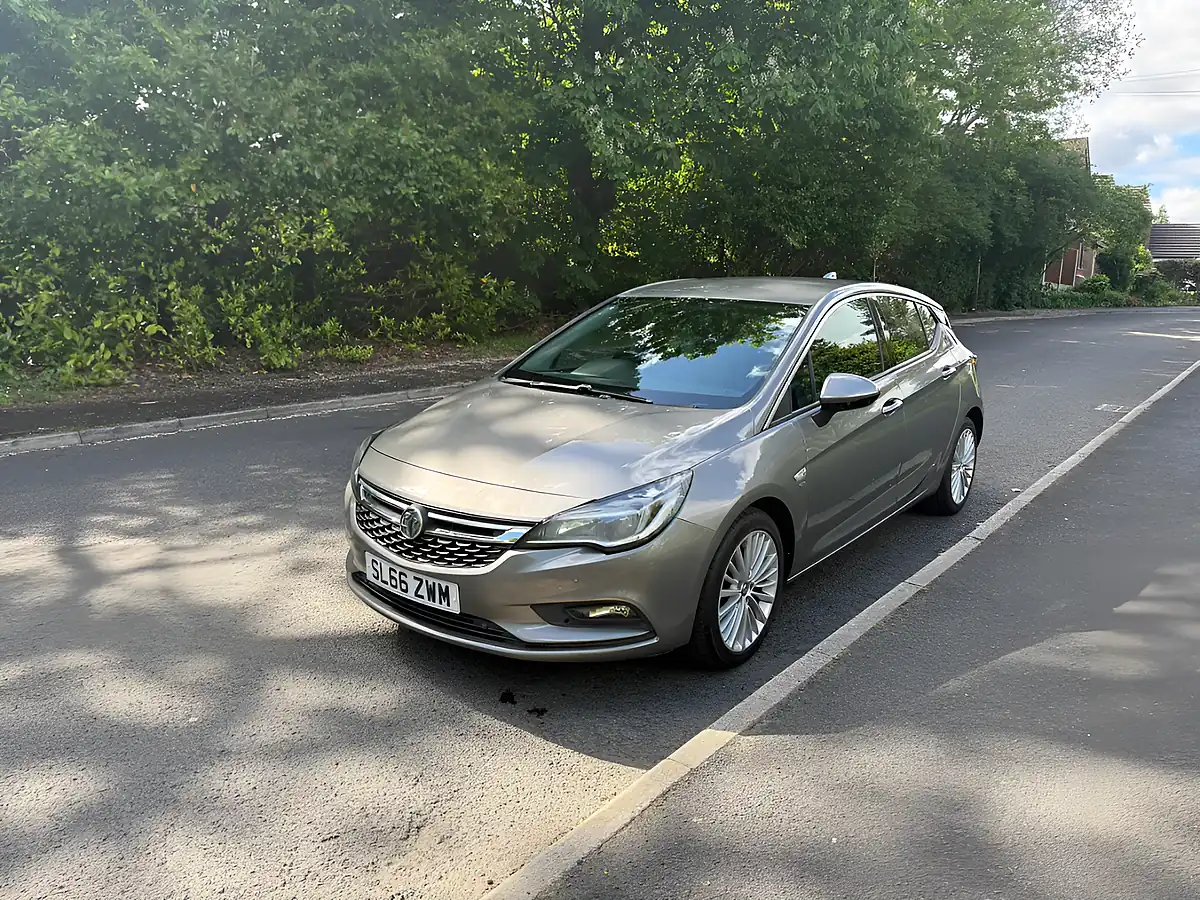 Used 2016 Vauxhall Astra Elite Nav Grey - Interior and Exterior details 7