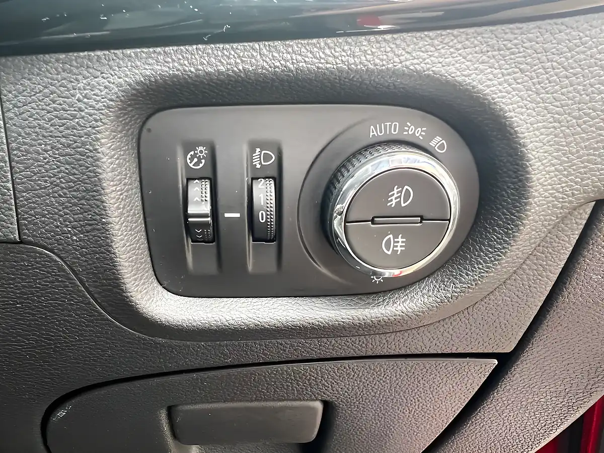 Used 2016 Vauxhall Astra Elite Nav Red - Interior and Exterior details 15