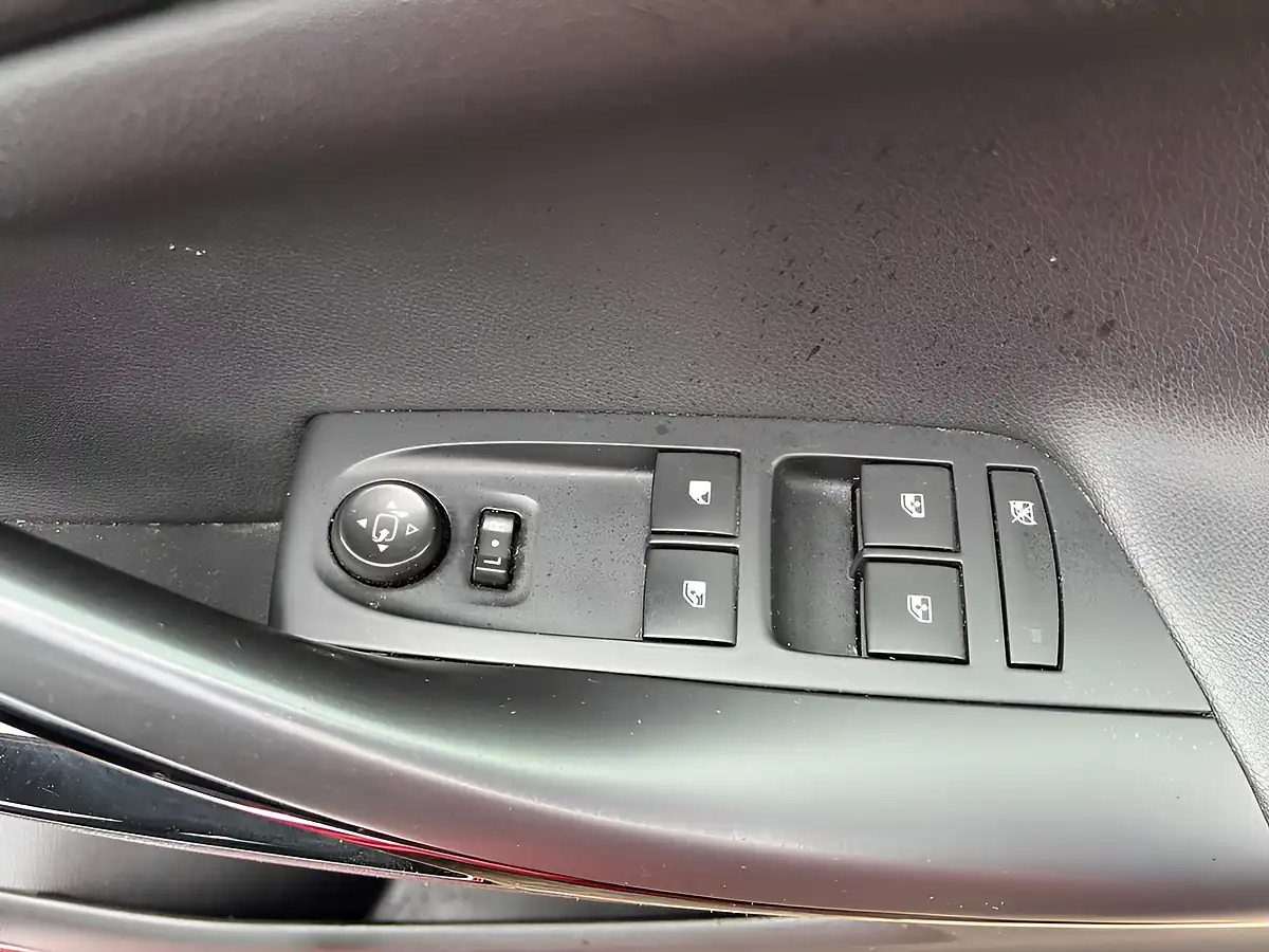 Used 2016 Vauxhall Astra Elite Nav Red - Interior and Exterior details 16