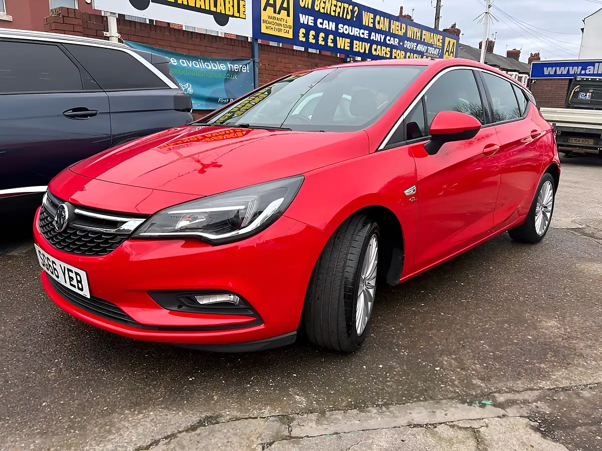 Used 2016 Vauxhall Astra Elite Nav Red - Interior and Exterior details 3