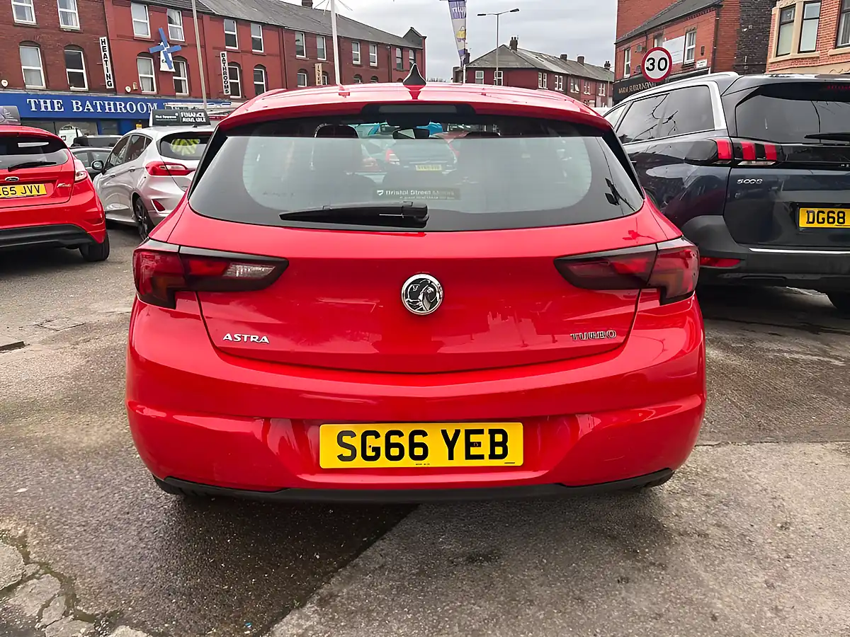 Used 2016 Vauxhall Astra Elite Nav Red - Interior and Exterior details 5