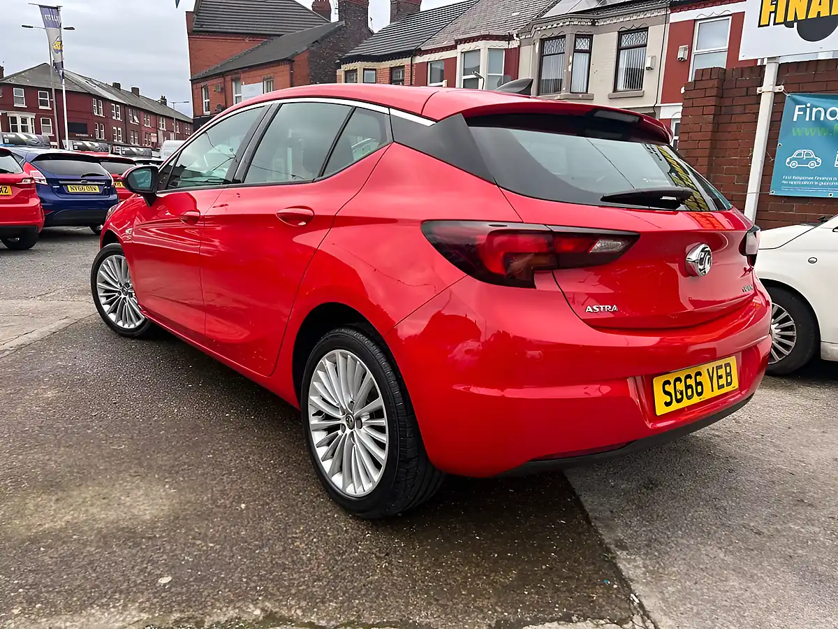 Used 2016 Vauxhall Astra Elite Nav Red - Interior and Exterior details 6