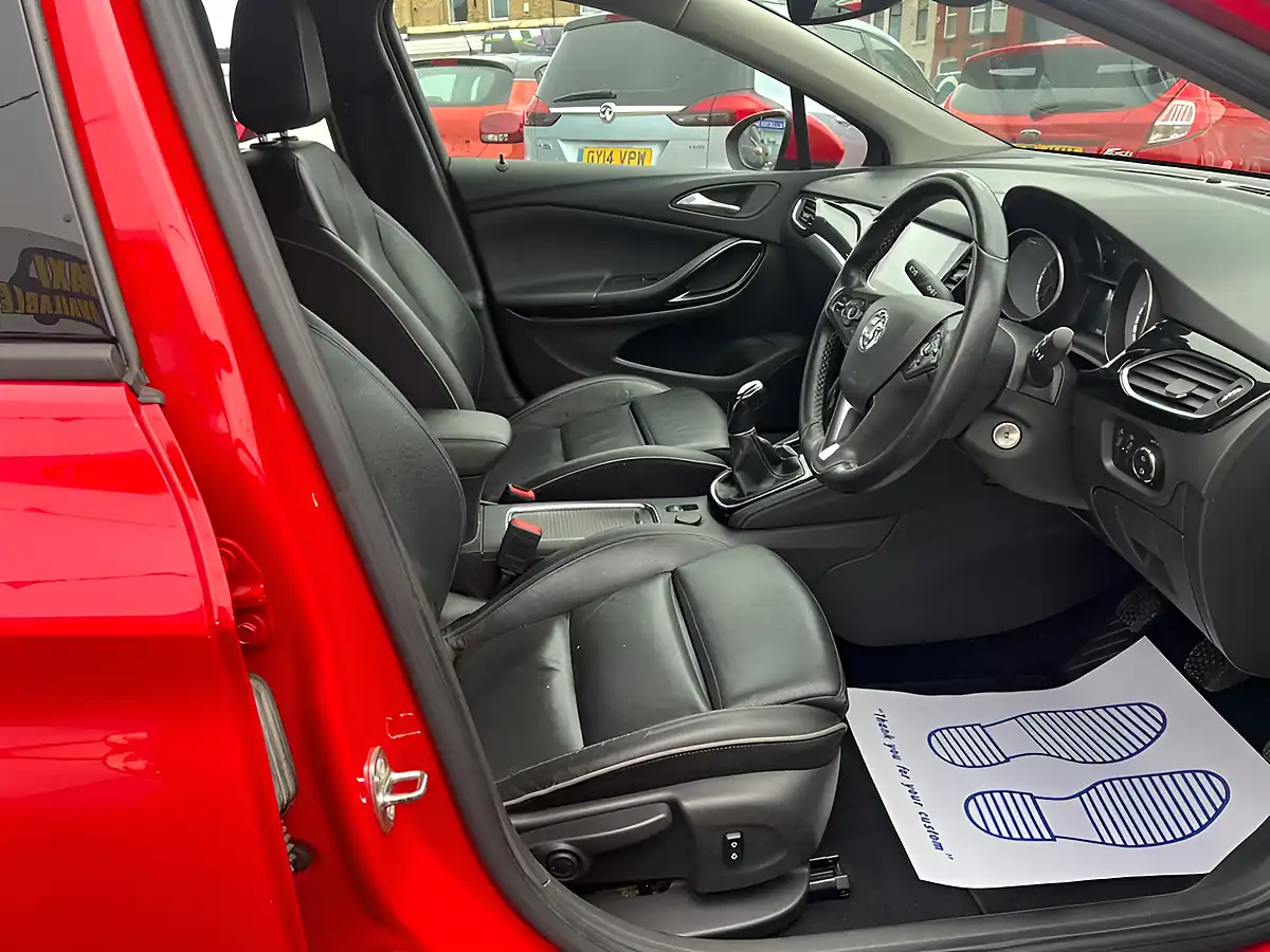 Used 2016 Vauxhall Astra Elite Nav Red - Interior and Exterior details 9
