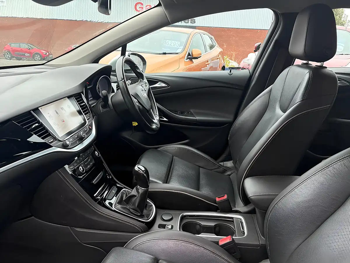 Used 2016 Vauxhall Astra Elite Nav Silver - Interior and Exterior details 12