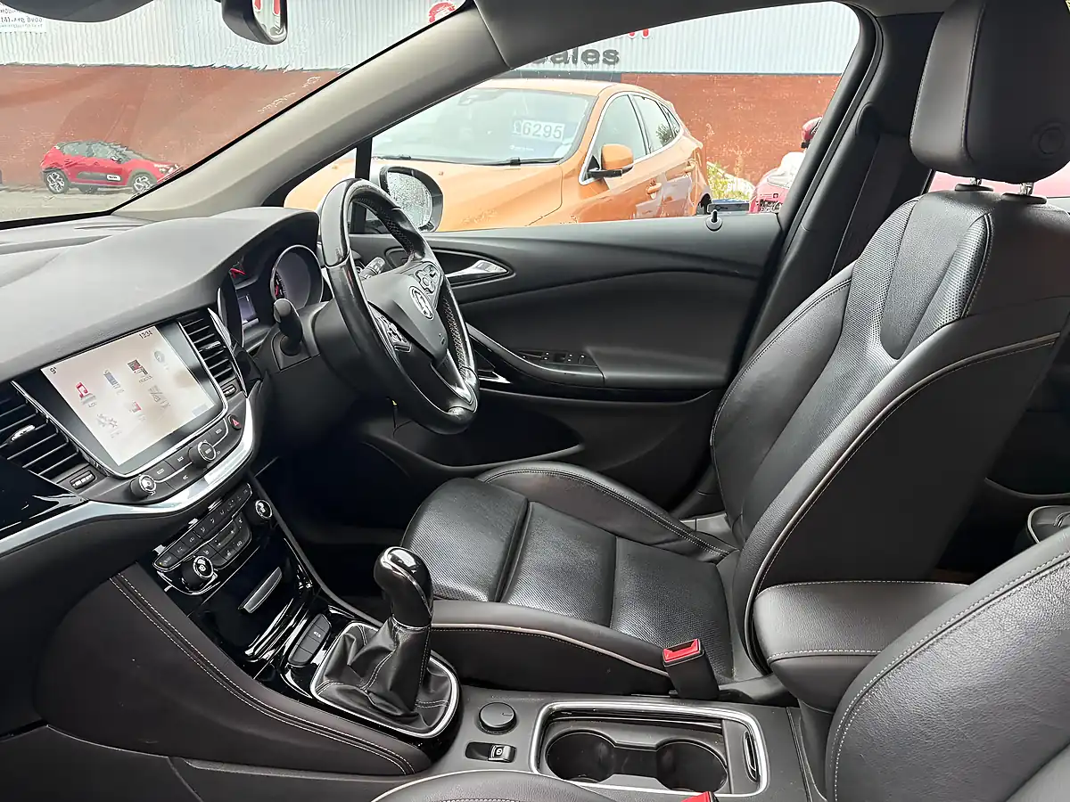 Used 2016 Vauxhall Astra Elite Nav Silver - Interior and Exterior details 14