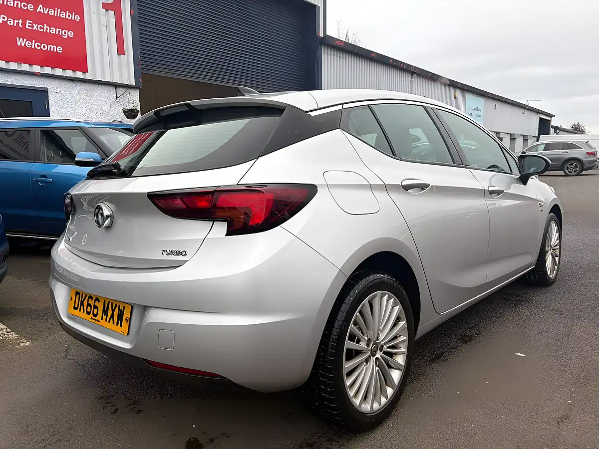 Used 2016 Vauxhall Astra Elite Nav Silver - Interior and Exterior details 4