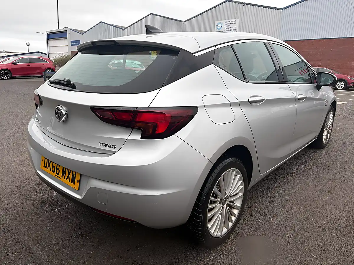 Used 2016 Vauxhall Astra Elite Nav Silver - Interior and Exterior details 7