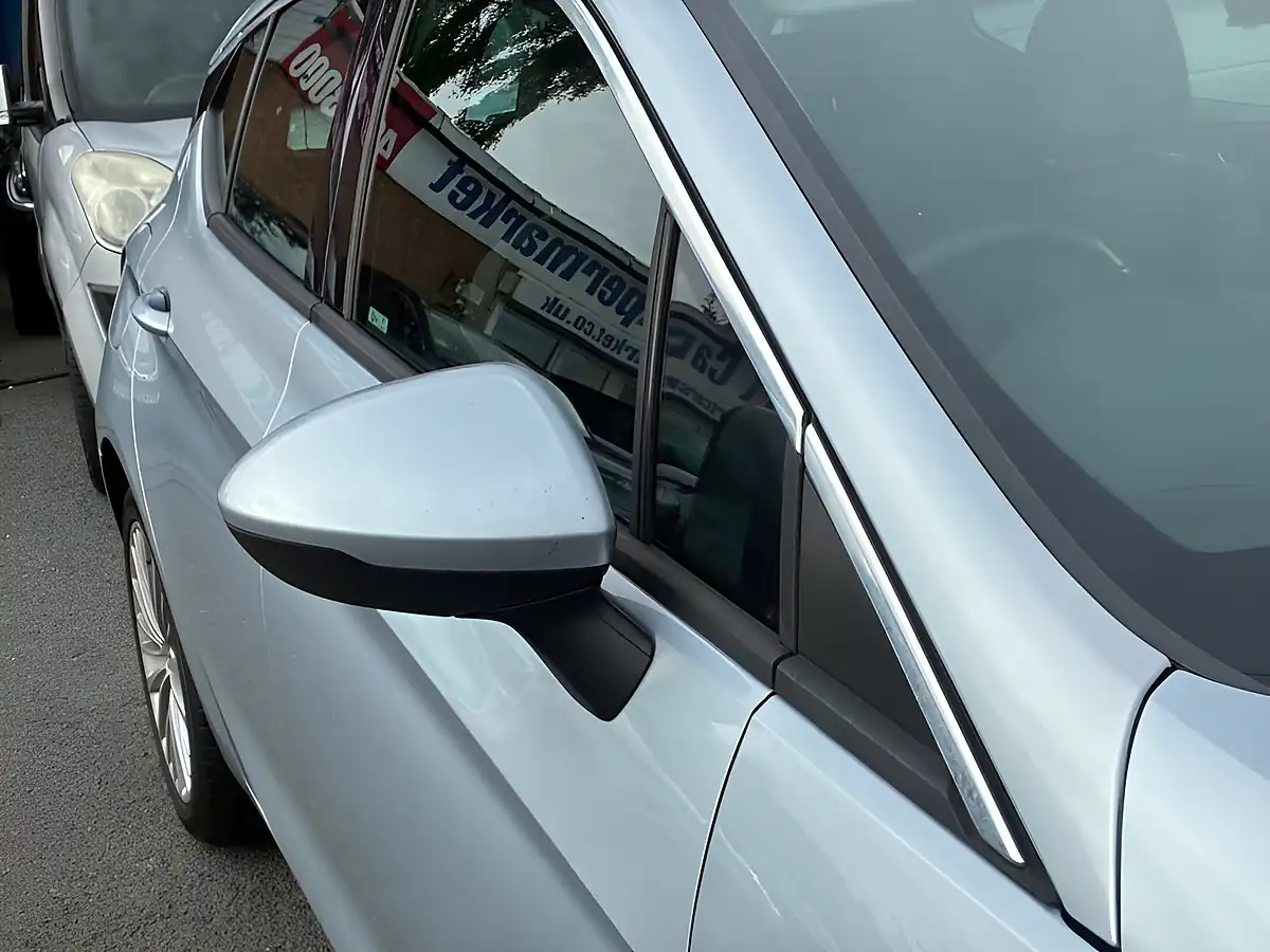 Used 2016 Vauxhall Astra Elite Nav Silver - Interior and Exterior details 15