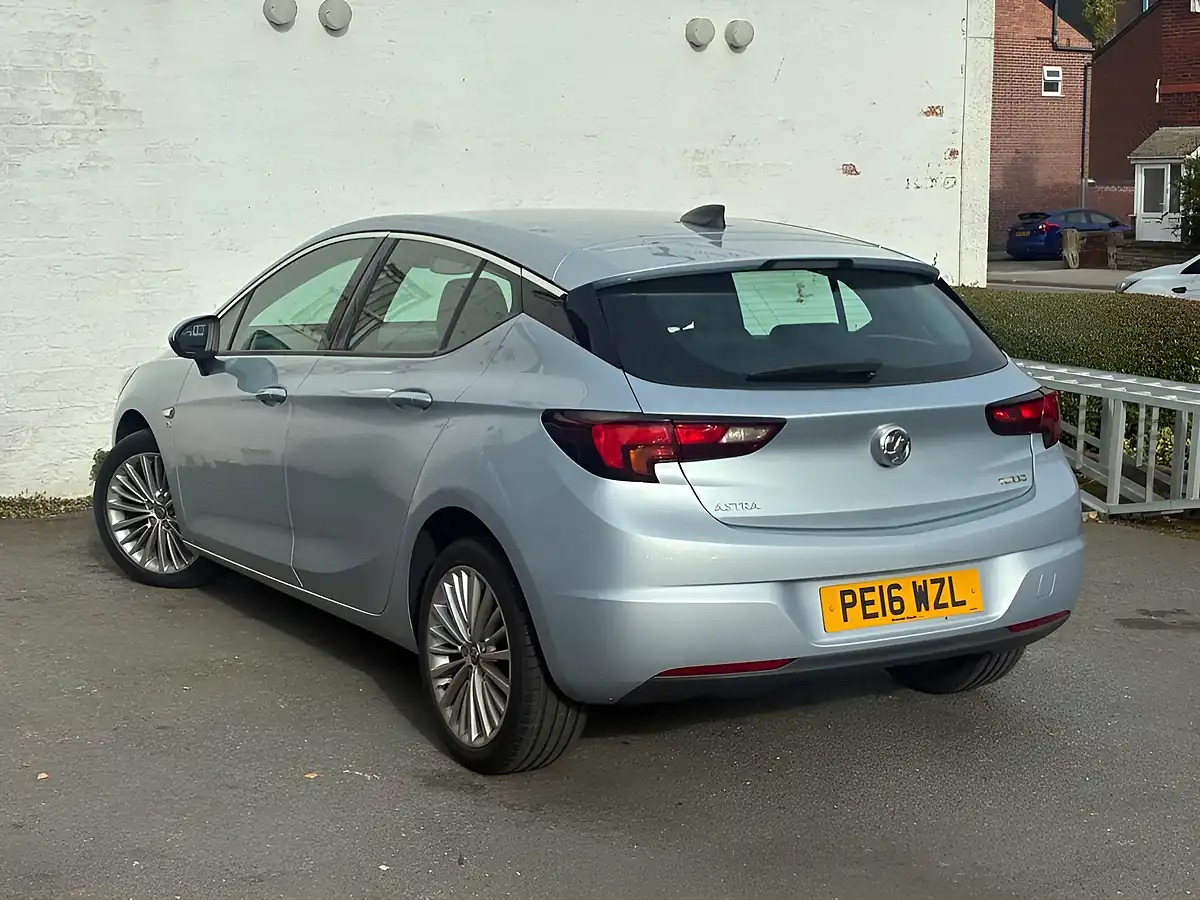 Used 2016 Vauxhall Astra Elite Nav Silver - Interior and Exterior details 8