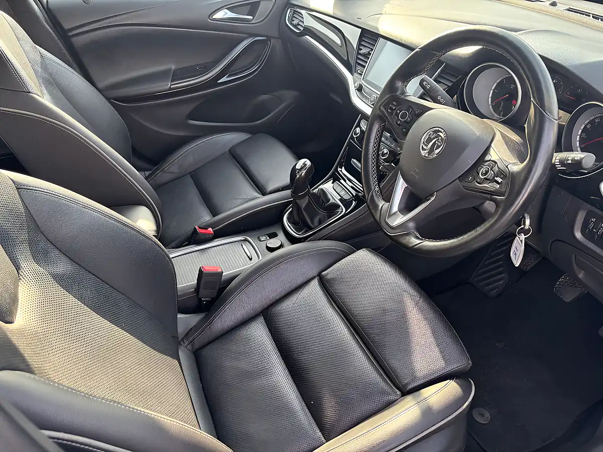 Used 2016 Vauxhall Astra Elite Nav White - Interior and Exterior details 7