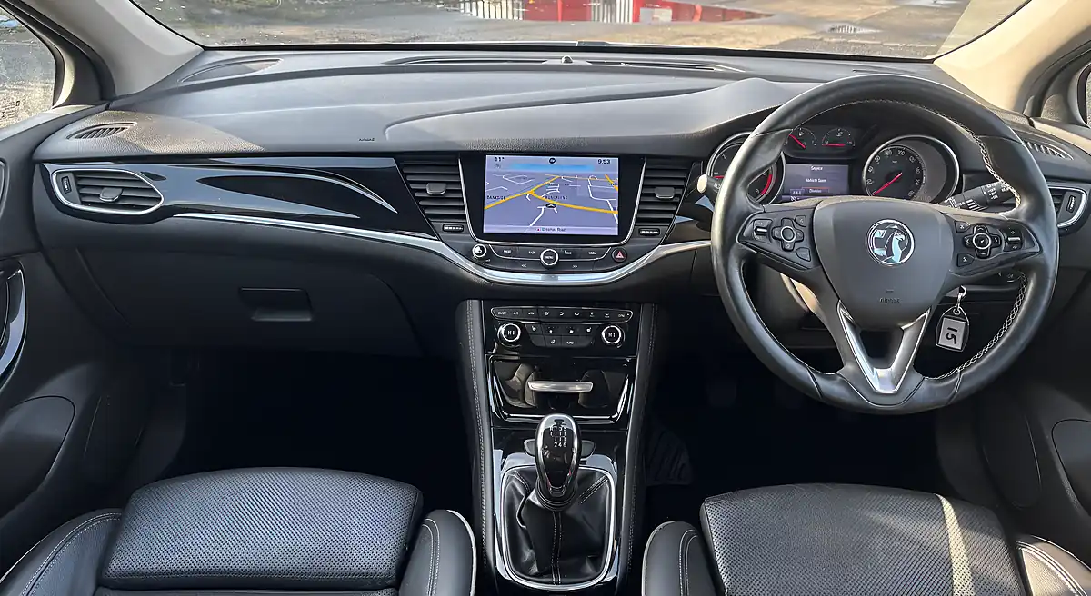 Used 2016 Vauxhall Astra Elite Nav White - Interior and Exterior details 9