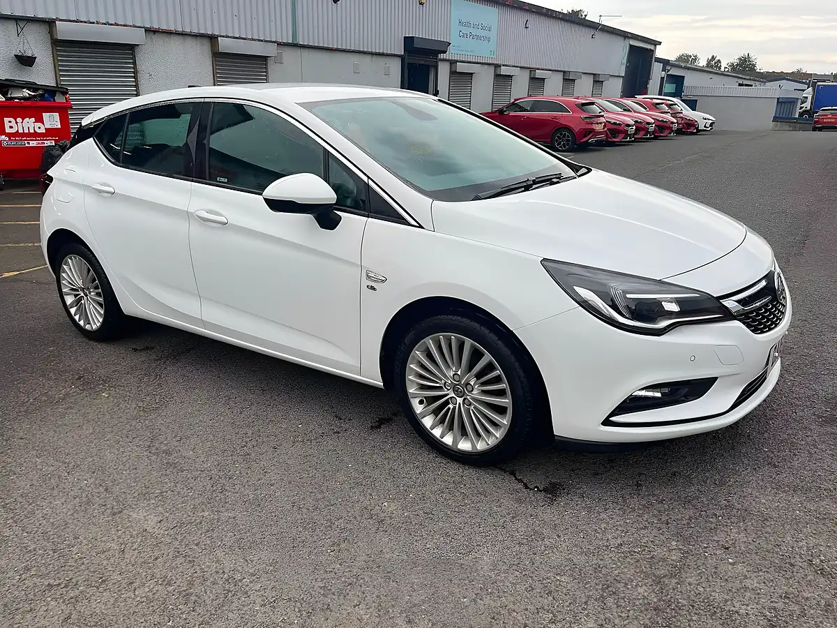 Used 2016 Vauxhall Astra Elite Nav White - Interior and Exterior details 3