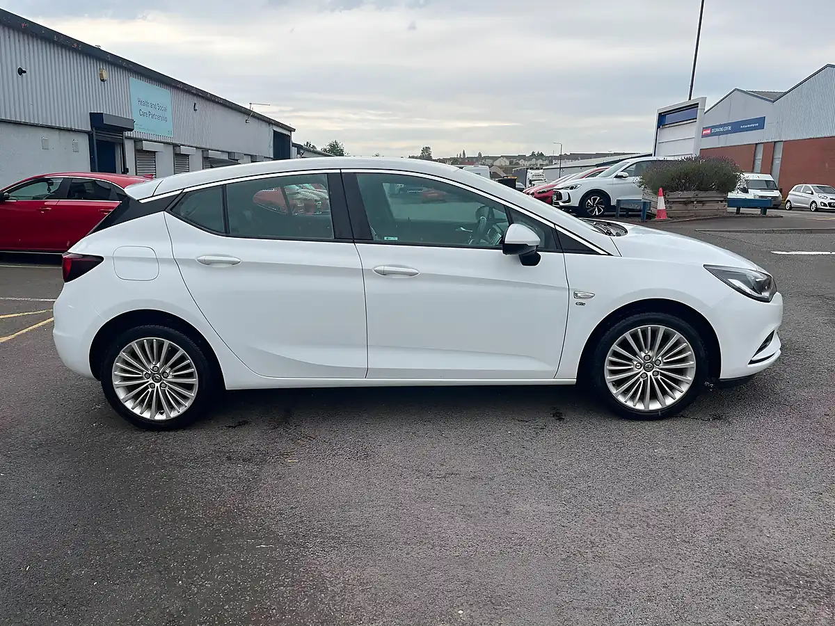 Used 2016 Vauxhall Astra Elite Nav White - Interior and Exterior details 4