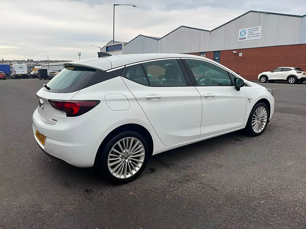 Used 2016 Vauxhall Astra Elite Nav White - Interior and Exterior details 5