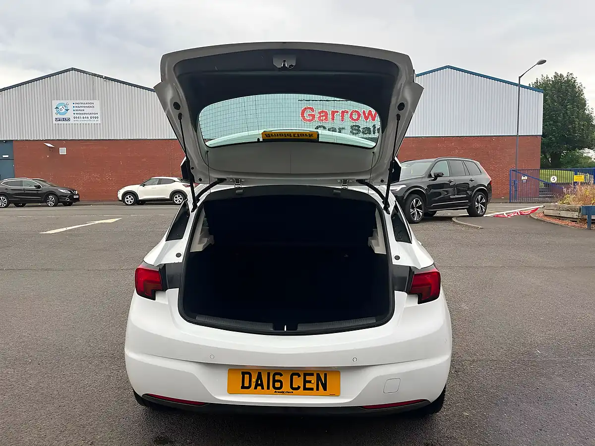 Used 2016 Vauxhall Astra Elite Nav White - Interior and Exterior details 7