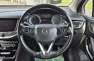 Used 2016 Vauxhall Astra Elite Nav White - Interior and Exterior details 10