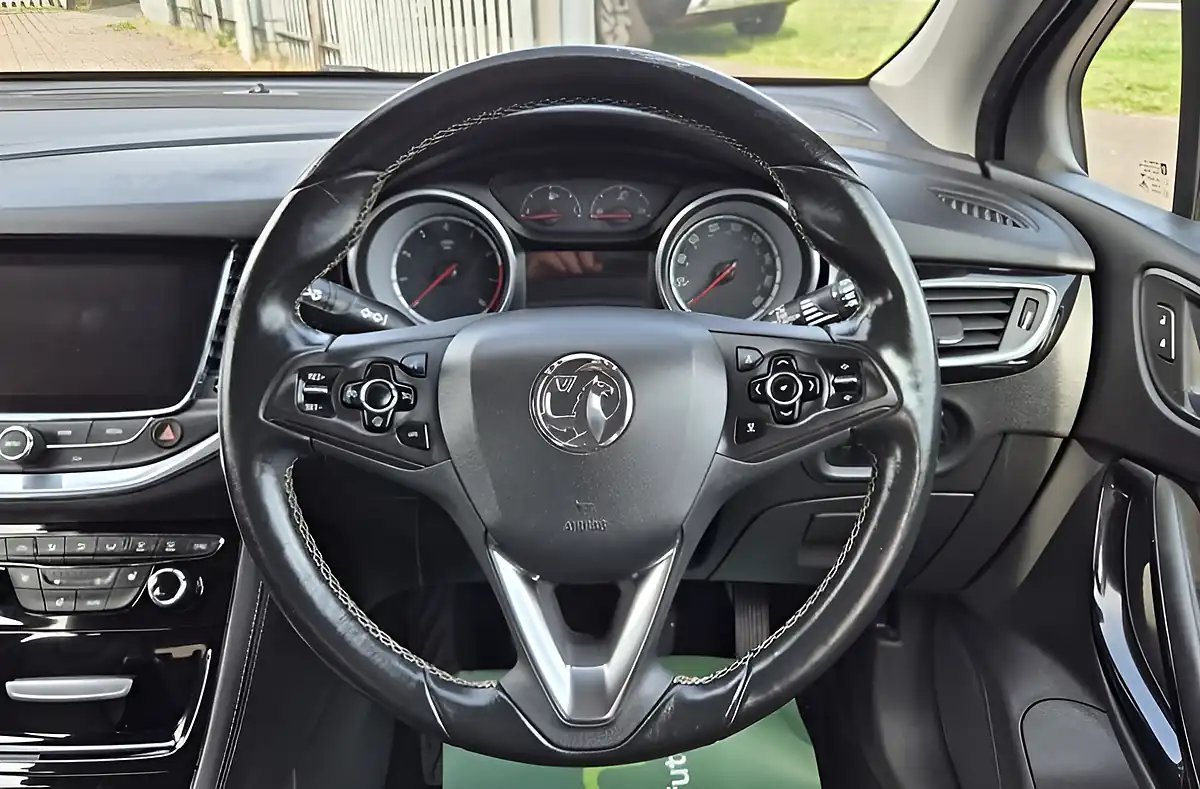 Used 2016 Vauxhall Astra Elite Nav White - Interior and Exterior details 10