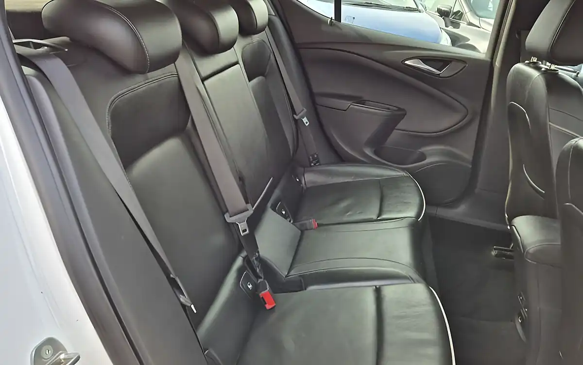 Used 2016 Vauxhall Astra Elite Nav White - Interior and Exterior details 13