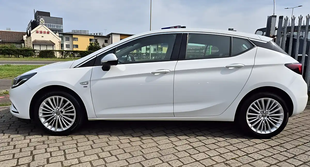 Used 2016 Vauxhall Astra Elite Nav White - Interior and Exterior details 17