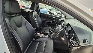 Used 2016 Vauxhall Astra Elite Nav White - Interior and Exterior details 7