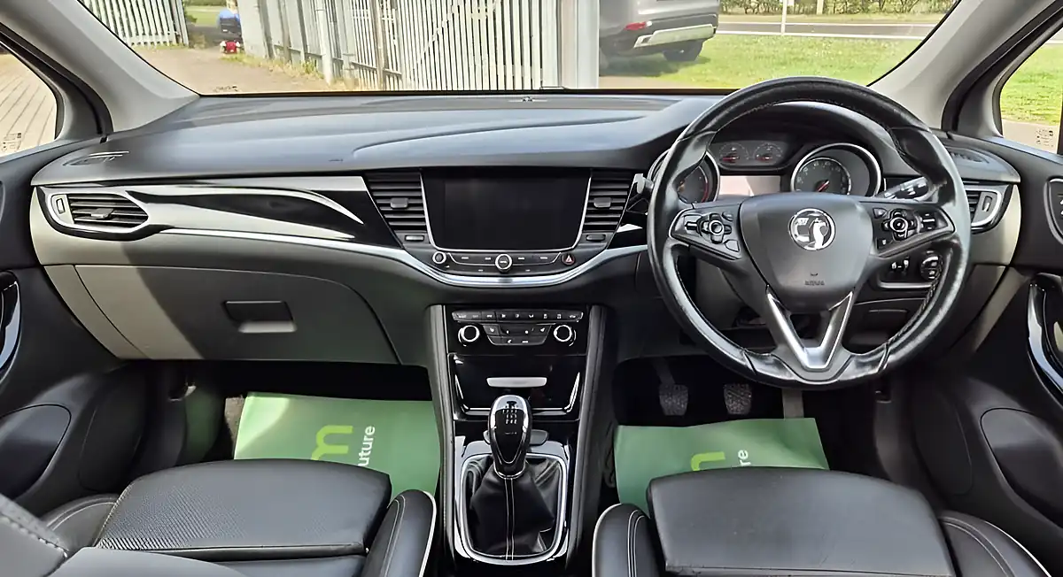 Used 2016 Vauxhall Astra Elite Nav White - Interior and Exterior details 9