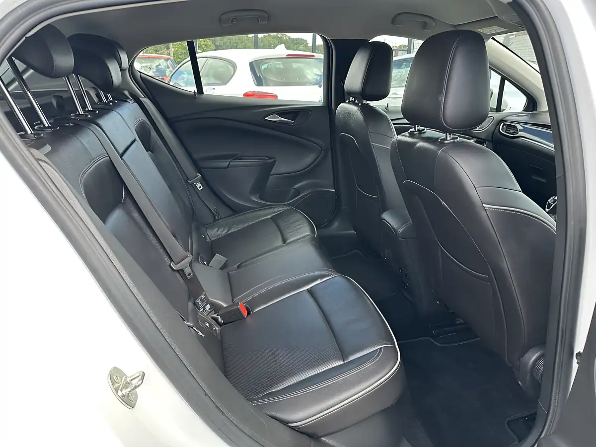 Used 2016 Vauxhall Astra Elite Nav White - Interior and Exterior details 11