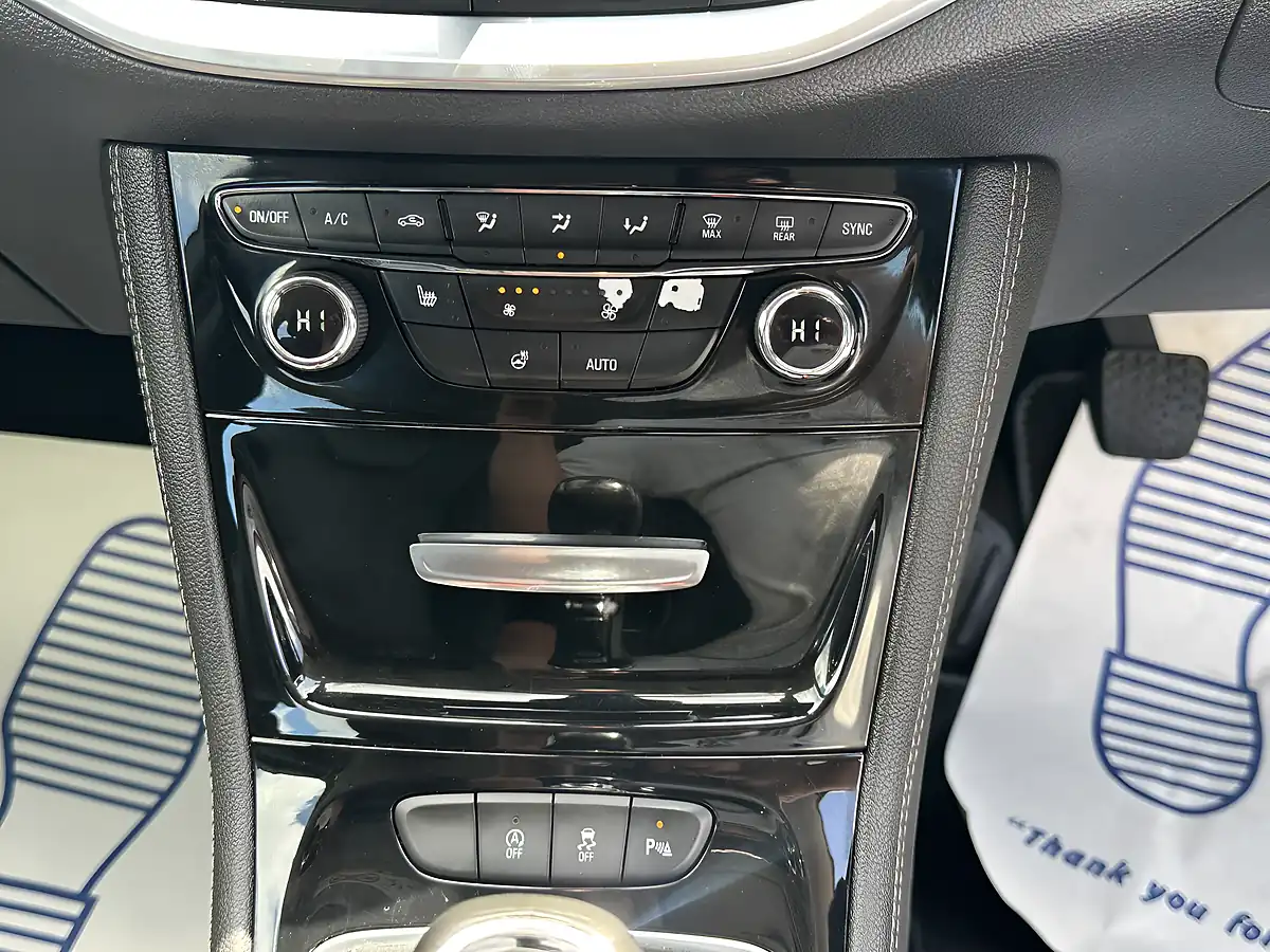 Used 2016 Vauxhall Astra Elite Nav White - Interior and Exterior details 12