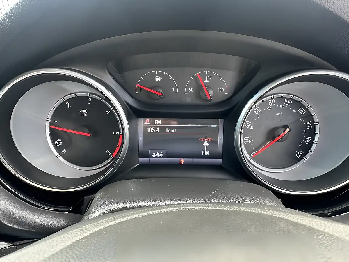 Used 2016 Vauxhall Astra Elite Nav White - Interior and Exterior details 14