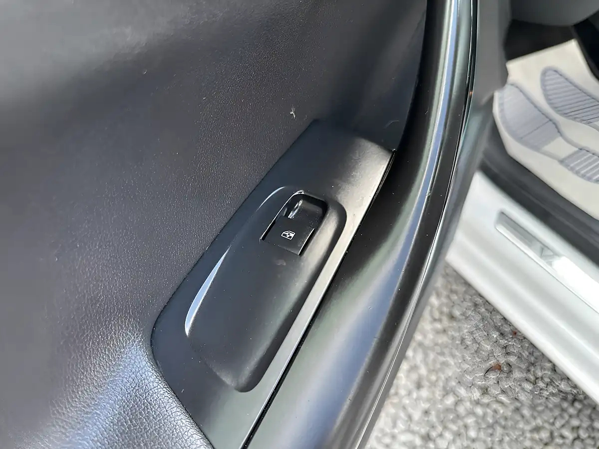 Used 2016 Vauxhall Astra Elite Nav White - Interior and Exterior details 16