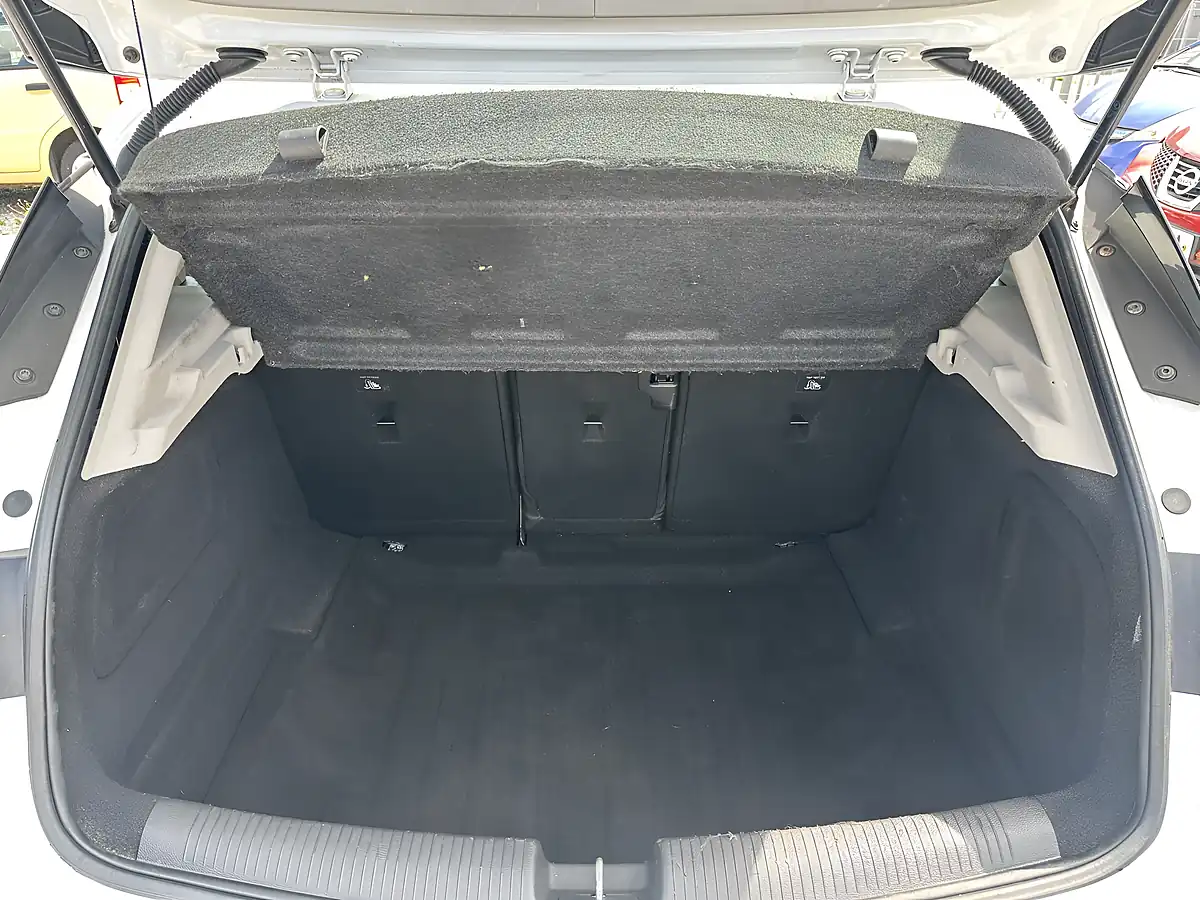 Used 2016 Vauxhall Astra Elite Nav White - Interior and Exterior details 20