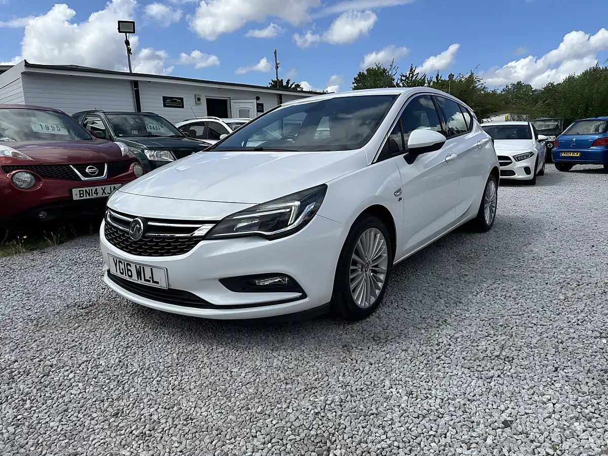 Used 2016 Vauxhall Astra Elite Nav White - Interior and Exterior details 4