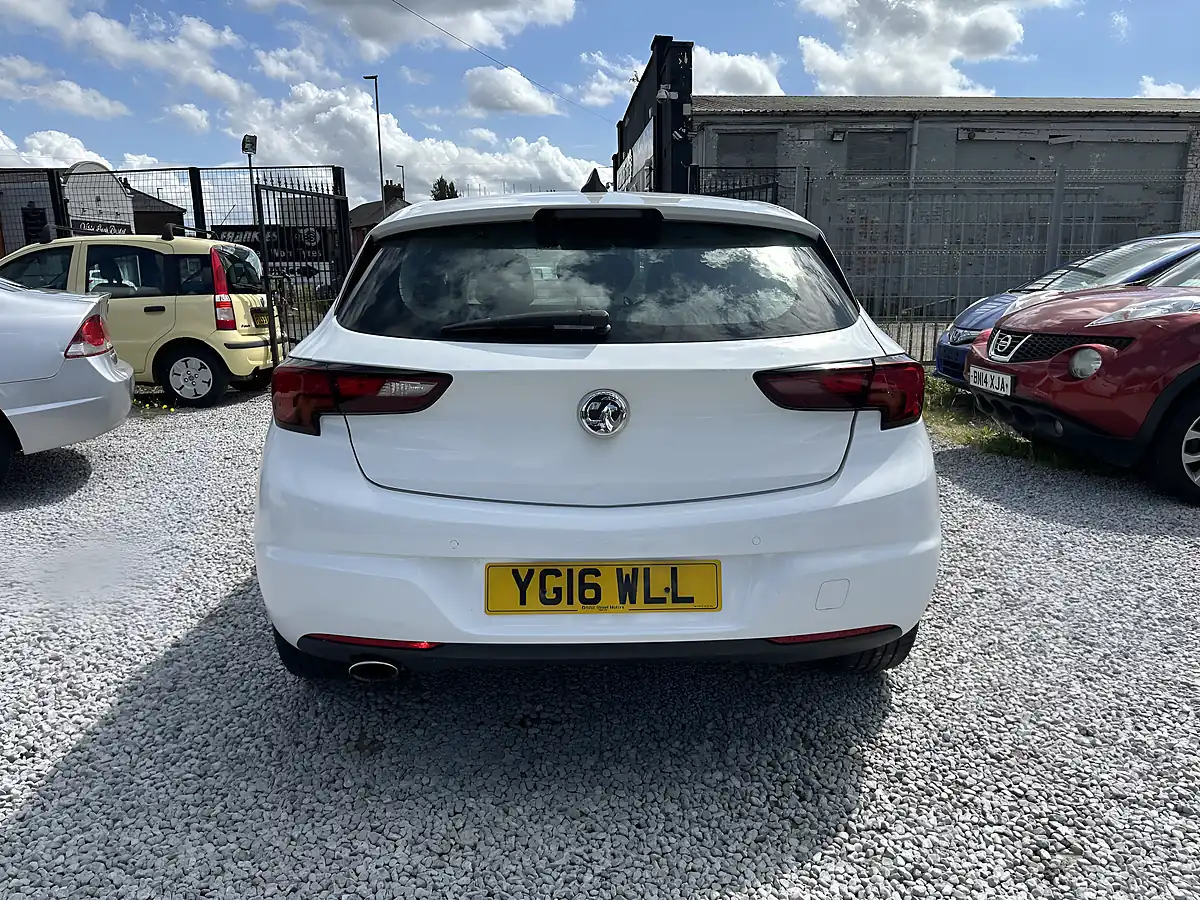 Used 2016 Vauxhall Astra Elite Nav White - Interior and Exterior details 8