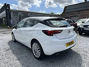 Used 2016 Vauxhall Astra Elite Nav White - Interior and Exterior details 9