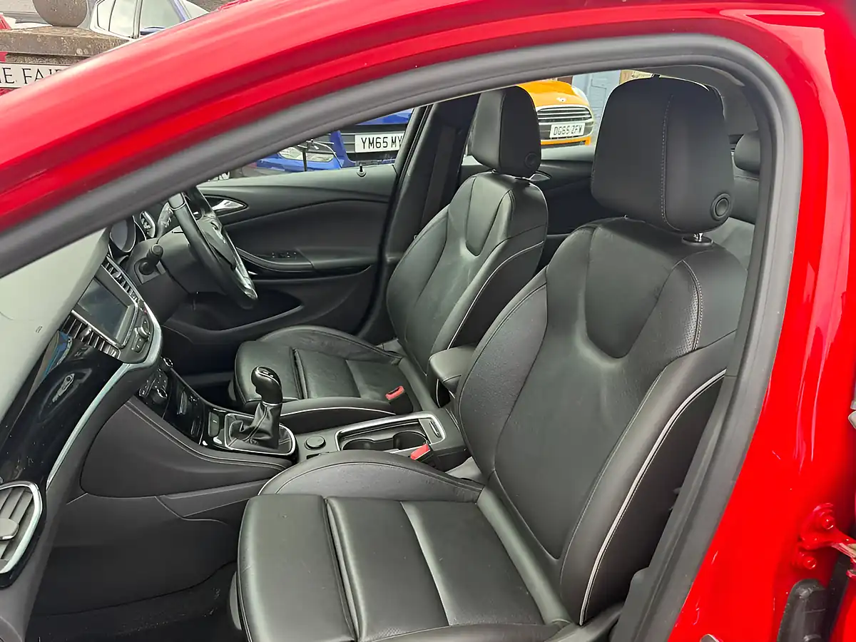 Used 2016 Vauxhall Astra Elite Red - Interior and Exterior details 10